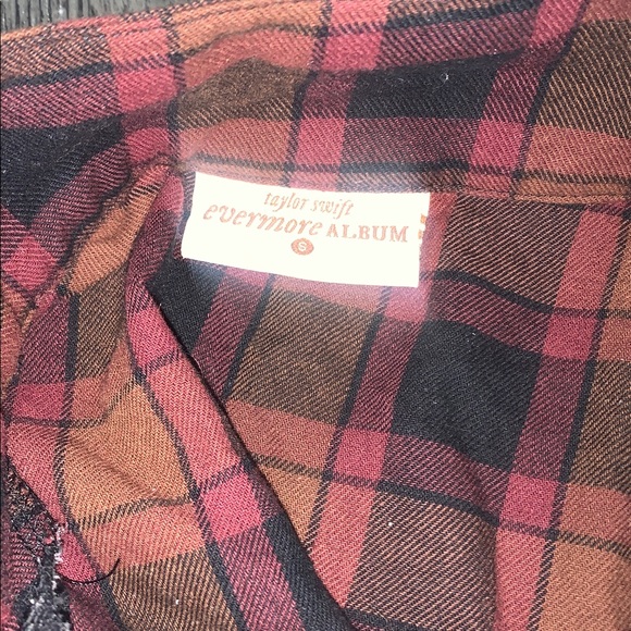 Taylor Swift Evermore Pajamas- women’s size Small - Picture 6 of 10